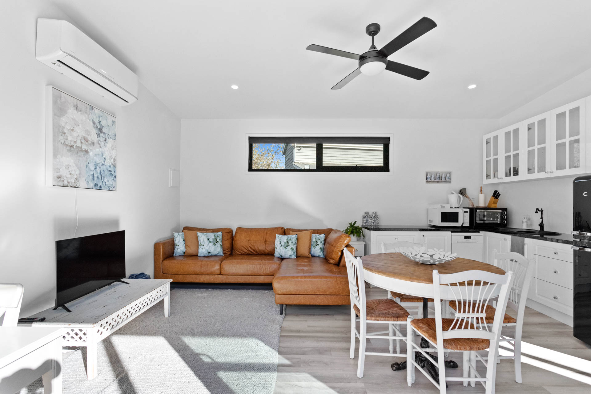 Maple Cottage lounge